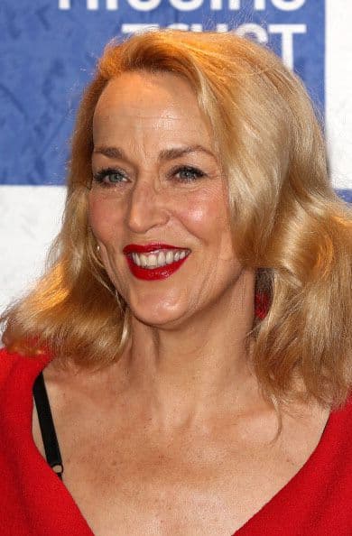 Jerry Hall, madre de May Jagger, también colaboró.