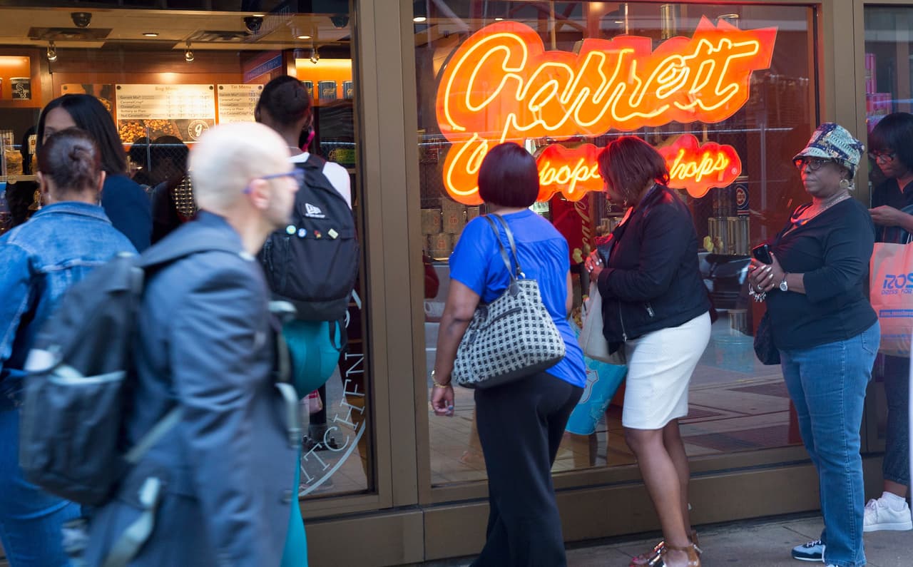 ‘Garrett Popcorn’ vende bolsas de palomitas a 70 centavos comenzando este lunes