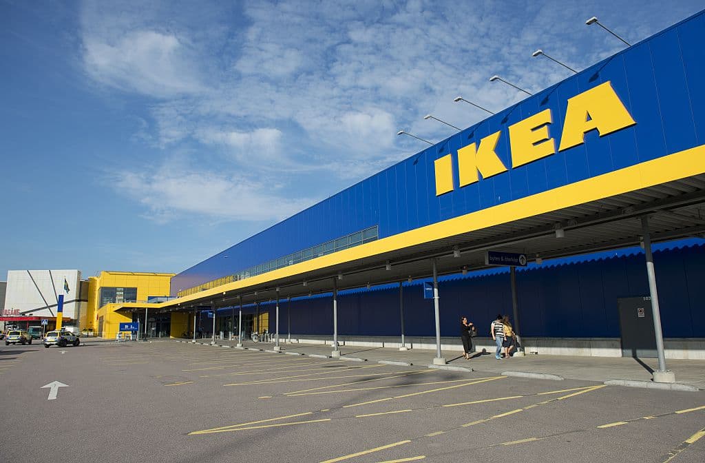 Las tiendas de
<b>Ikea</b> están abiertas este black Friday desde las 10 a.m. hasta las 9 p.m. En esta
<a href="https://www.ikea.com/us/en/stores/" target="_blank">página web</a> puedes encontrar la tienda más cercana a tu residencia y los horarios.