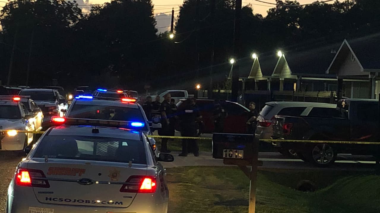 Matan a joven hispano de un balazo al norte de Houston, la policía interroga a su novia