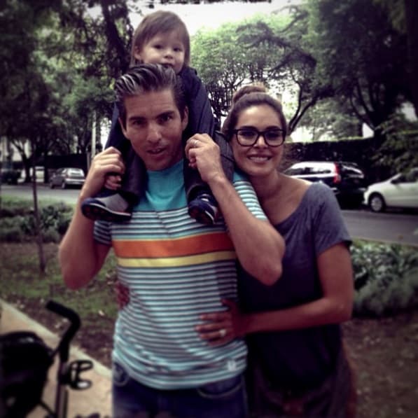 Dicen que Mateo es una fiel copia de su padre.