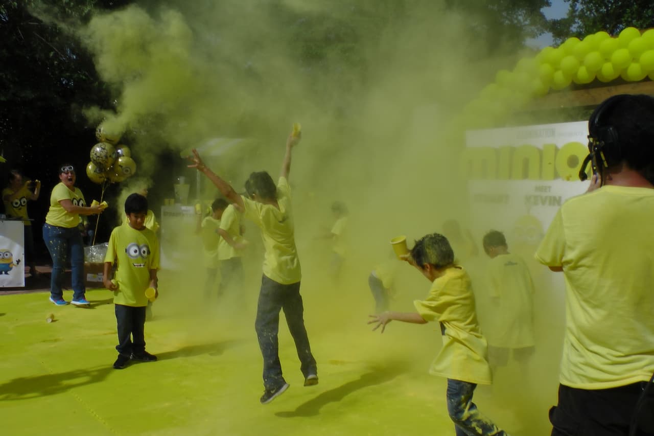 Una fiesta llena de mucho color y sorpresas.
