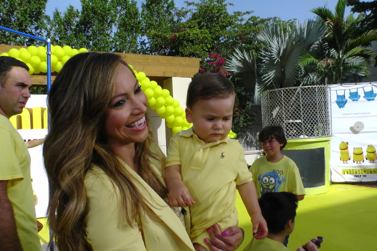 Satcha está muy feliz por el primer año de su bebé.