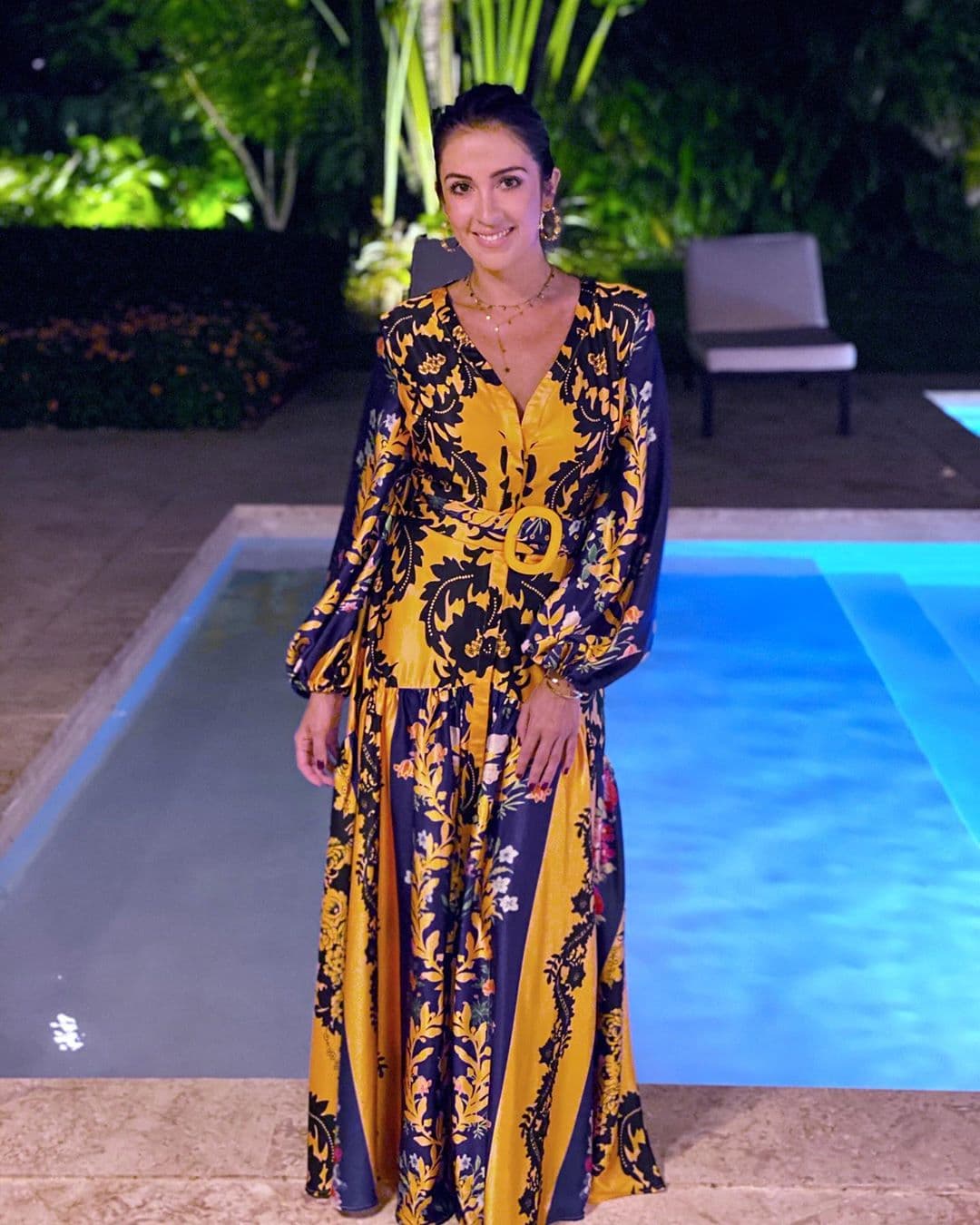 Maity Interiano también gozó de una amena velada este fin de semana. La conductora se vistió para la ocasión con un bello vestido estampado que llamó la atención de sus seguidores y amigos. Francisca Lachapel no se resitió a escribirle lo linda que se veía.