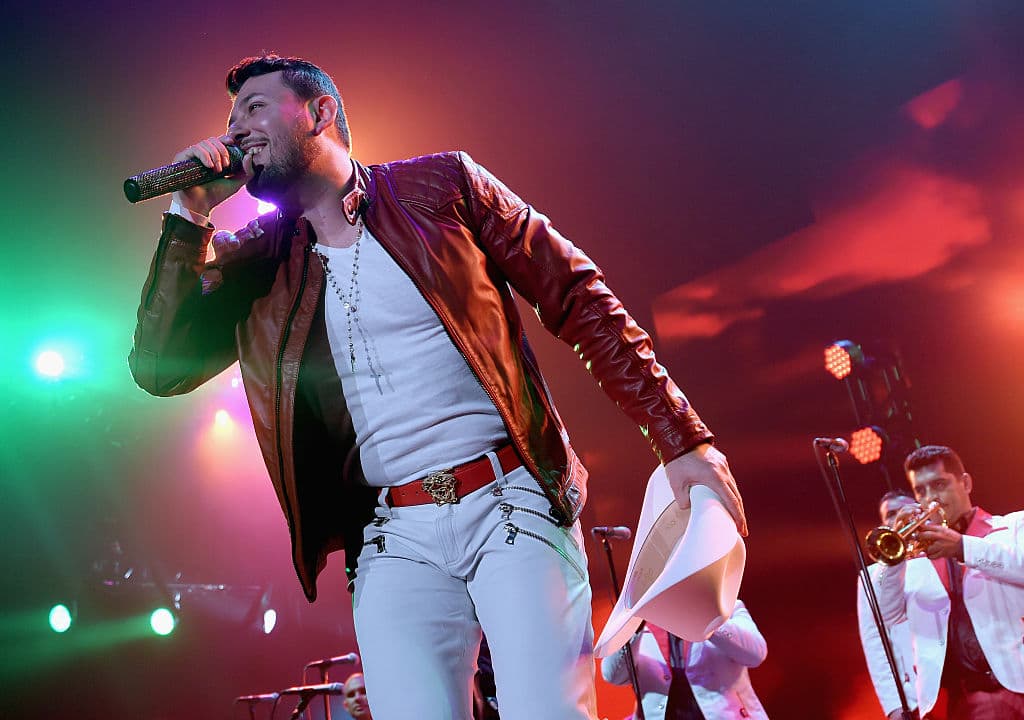 La situación aún no está resuelta para el cantante que continúa con sus presentaciones sin dar declaraciones a los medios sobre este asunto y asegura: 
<a href="http://www.univision.com/entretenimiento/roberto-tapia-reacciona-a-la-denuncia-de-abuso-de-una-menor-no-soy-la-persona-quien-dicen ">“No soy la persona quien dicen”</a>.