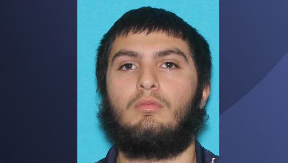 Jésus Gómez, 19. Buscando por homicidio.