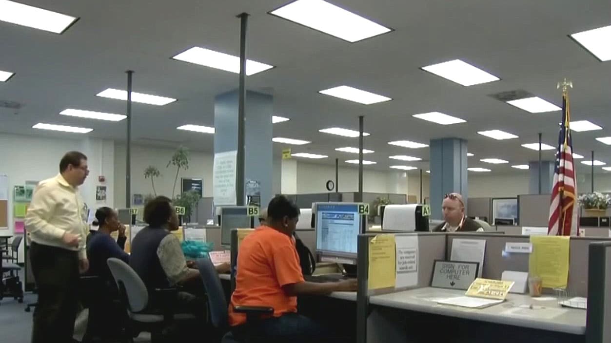 Economía EEUU y plan de empleos: Trump ¿Estrategia brillante o riesgo económico para el país?