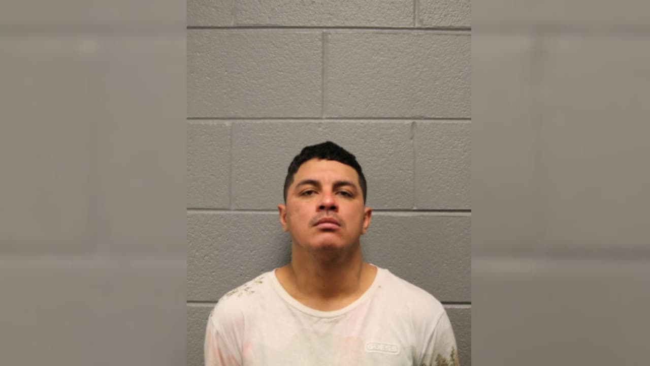 Autoridades migratorias de Chicago arrestan a hispano con presuntas conexiones al "Tren de Aragua"