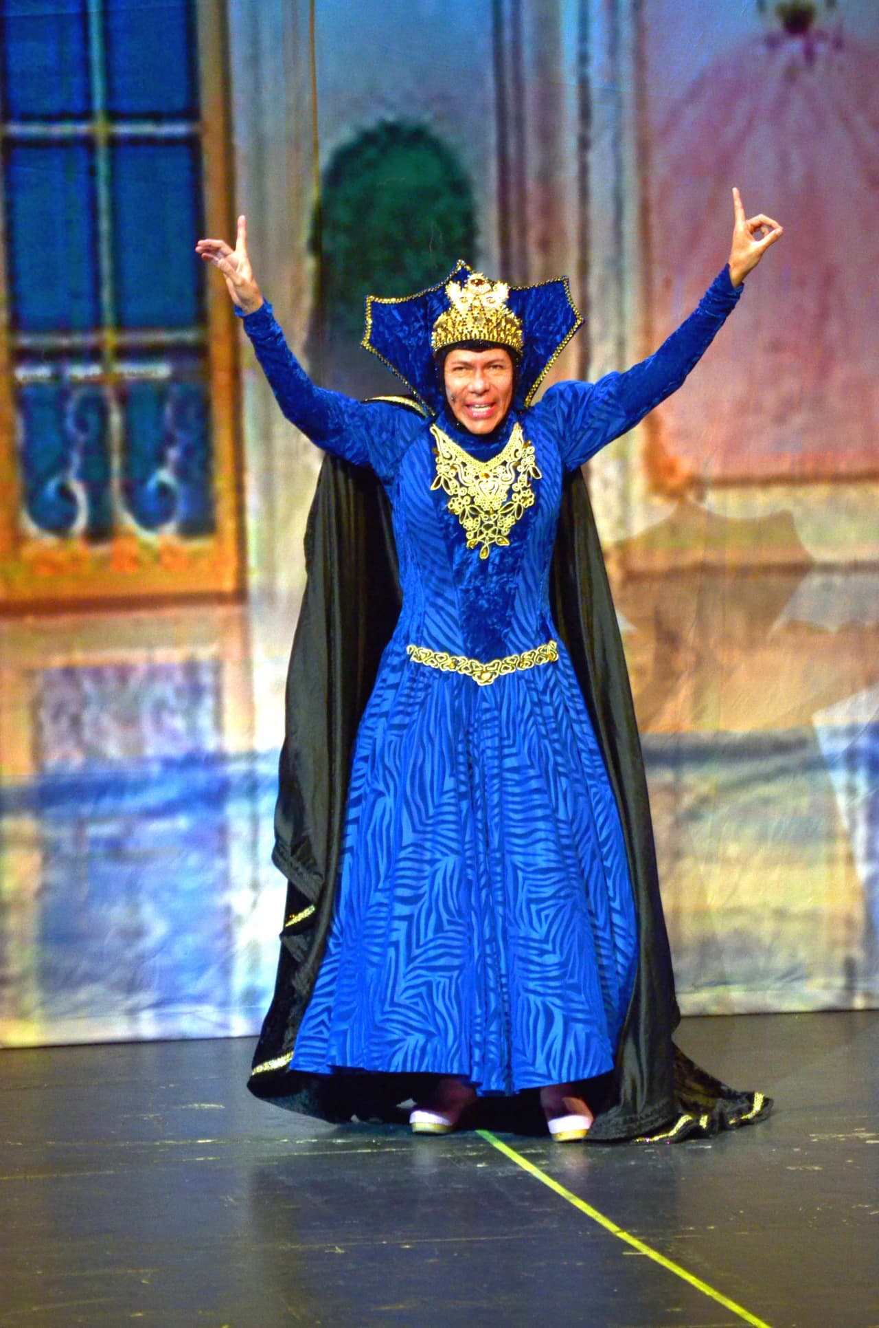 Pablo Cheng como la bruja malvada.