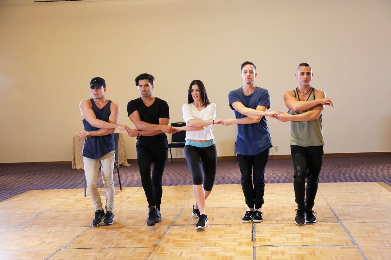 Cuatro bailarines serán parte de la presentación que está llena de sorpresas.