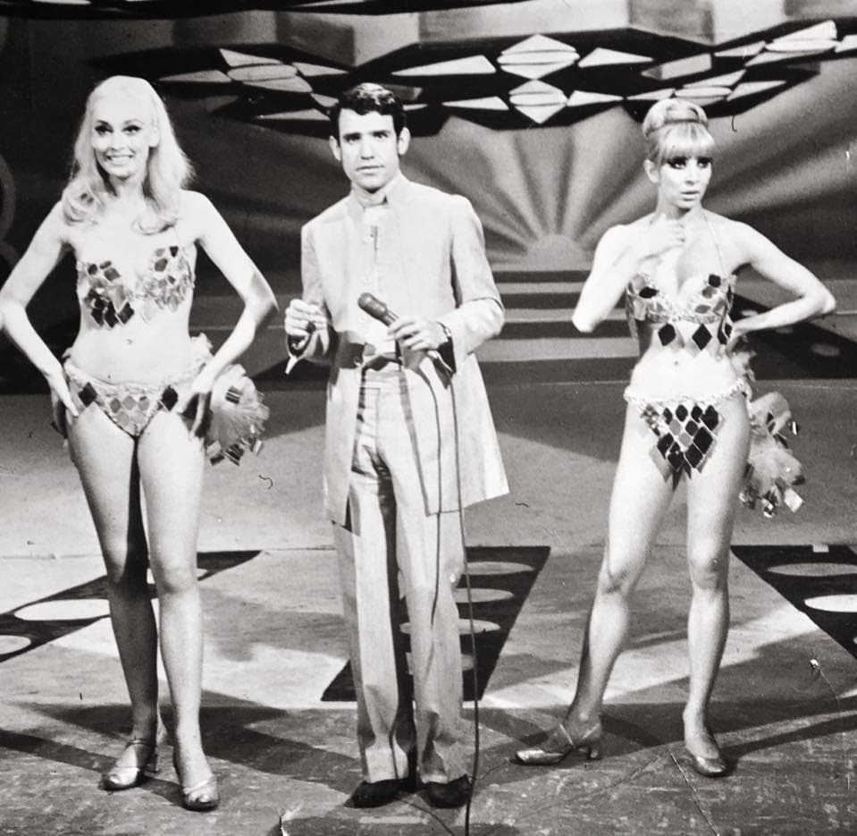 Héctor ‘Tito’ Bauche fue un músico y cantante a quien se le atribuye el haber traído la bossa nova a México a finales de la década de 1950. Estudió Derecho en la Universidad Nacional Autónoma de México, pero nunca ejerció como abogado.