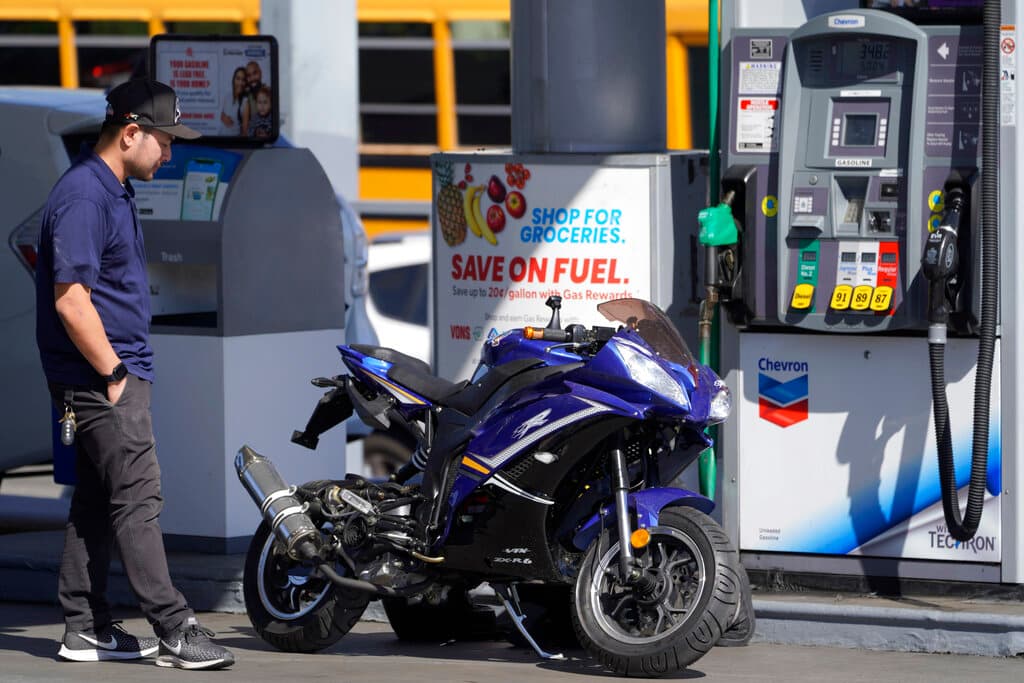 Precio promedio de la gasolina en el condado de Los Ángeles cae al nivel más bajo desde el 5 de marzo