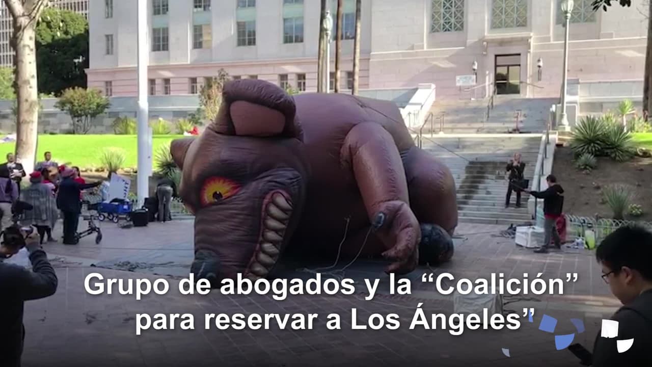 ¿'Gigantesca rata' el símbolo de un caso de corrupción en Los Ángeles?