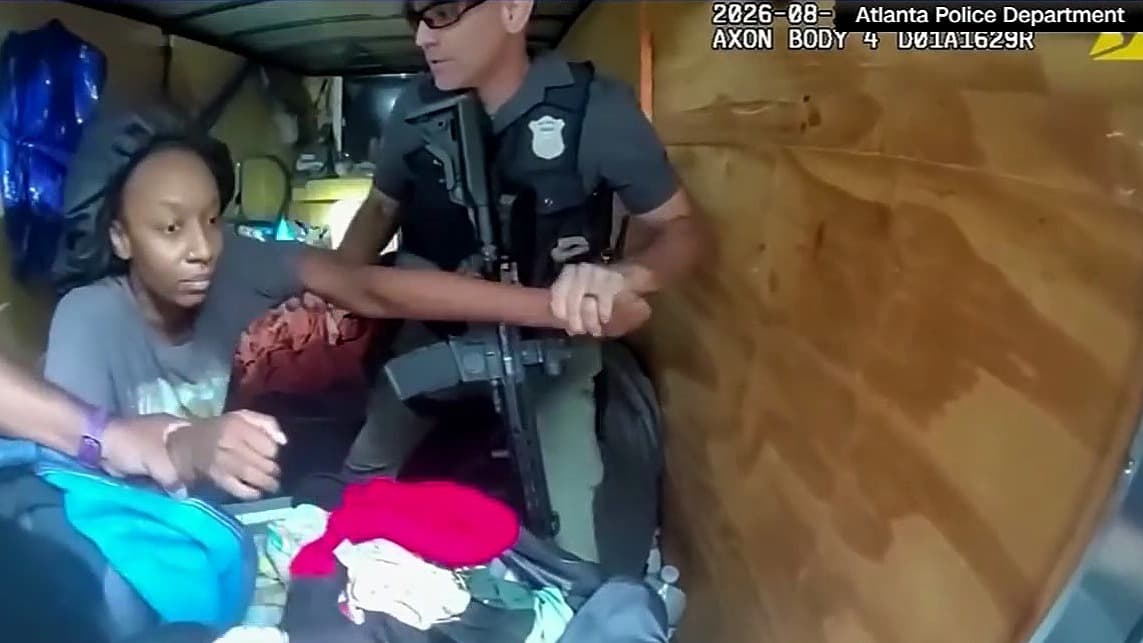 Niñera secuestradora: Policía de Atlanta rescata a dos niñas encerradas en un remolque