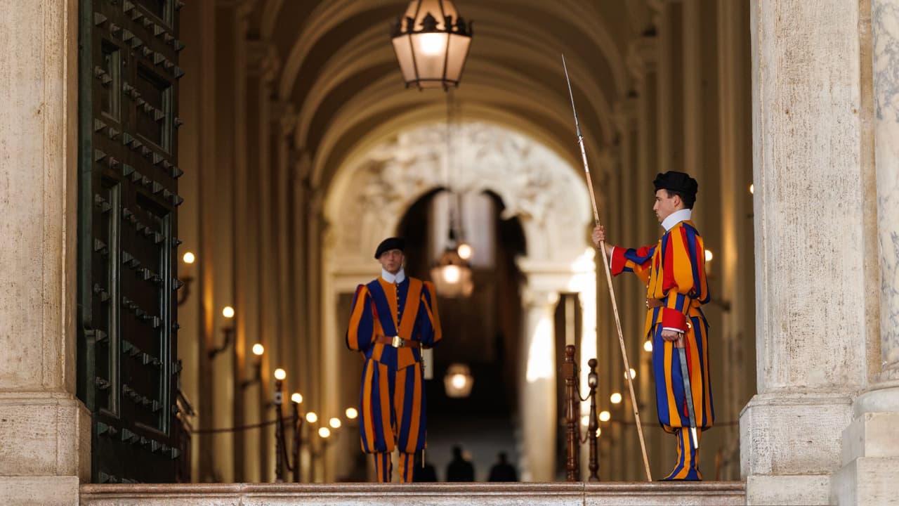 La historia de la Guardia Suiza, el cuerpo élite encargado de la seguridad del papa Francisco