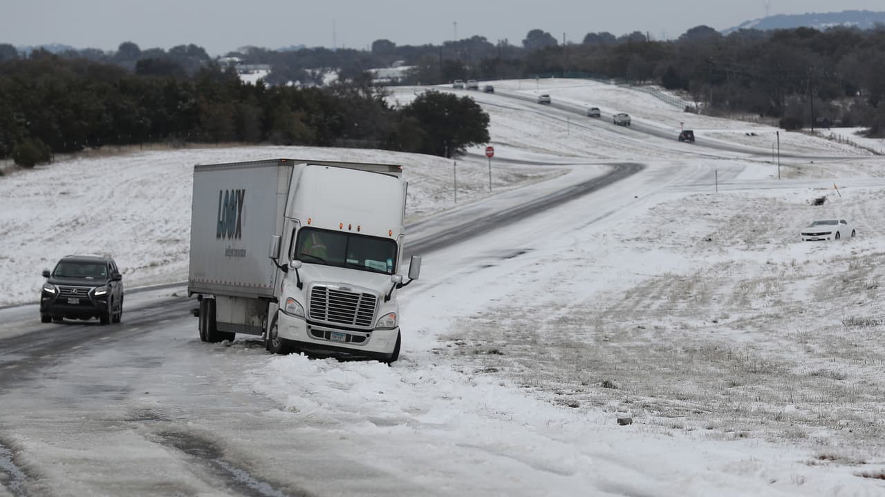 25 personas murieron en el área de Houston en la tormenta invernal; hubo 57 muertes en todo Texas