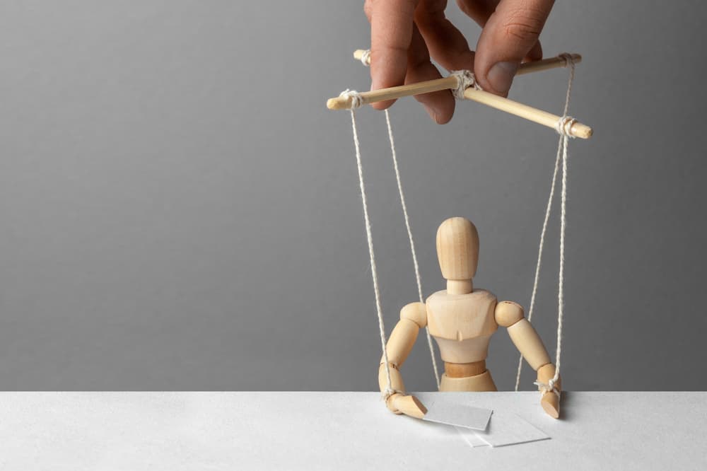 Se te acercan personas manipuladoras que se aprovechan de tu buen corazón y como tú todo lo crees, ya que eres inocente e ingenuo (lo cual no es nada malo). Pero vas a descubrir lo que valen las personas.
<br>