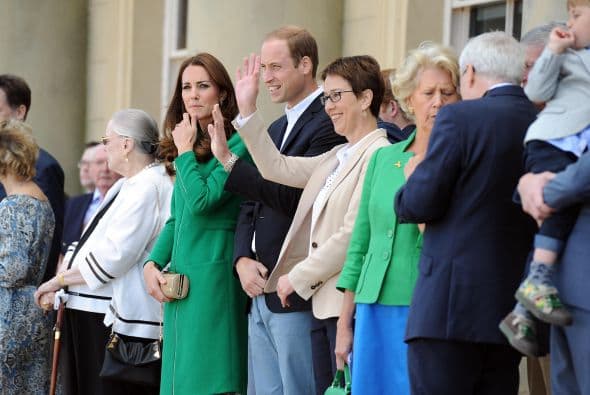 El británico Chris Froome, ganador de la pasada edición, y el español Alberto Contador, vencedor en 2007 y 2009, son los dos principales favoritos para el triunfo final en París.