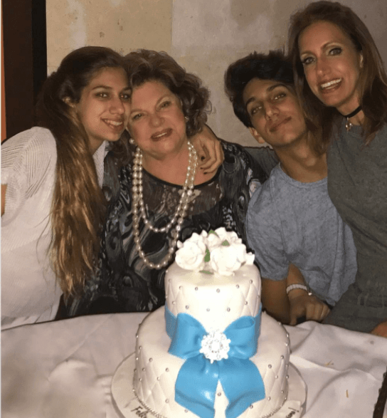 Su familia es uno de sus más grandes motores y el apoyo que recibe es fundamental a la hora de seguir sus sueños.
<br>