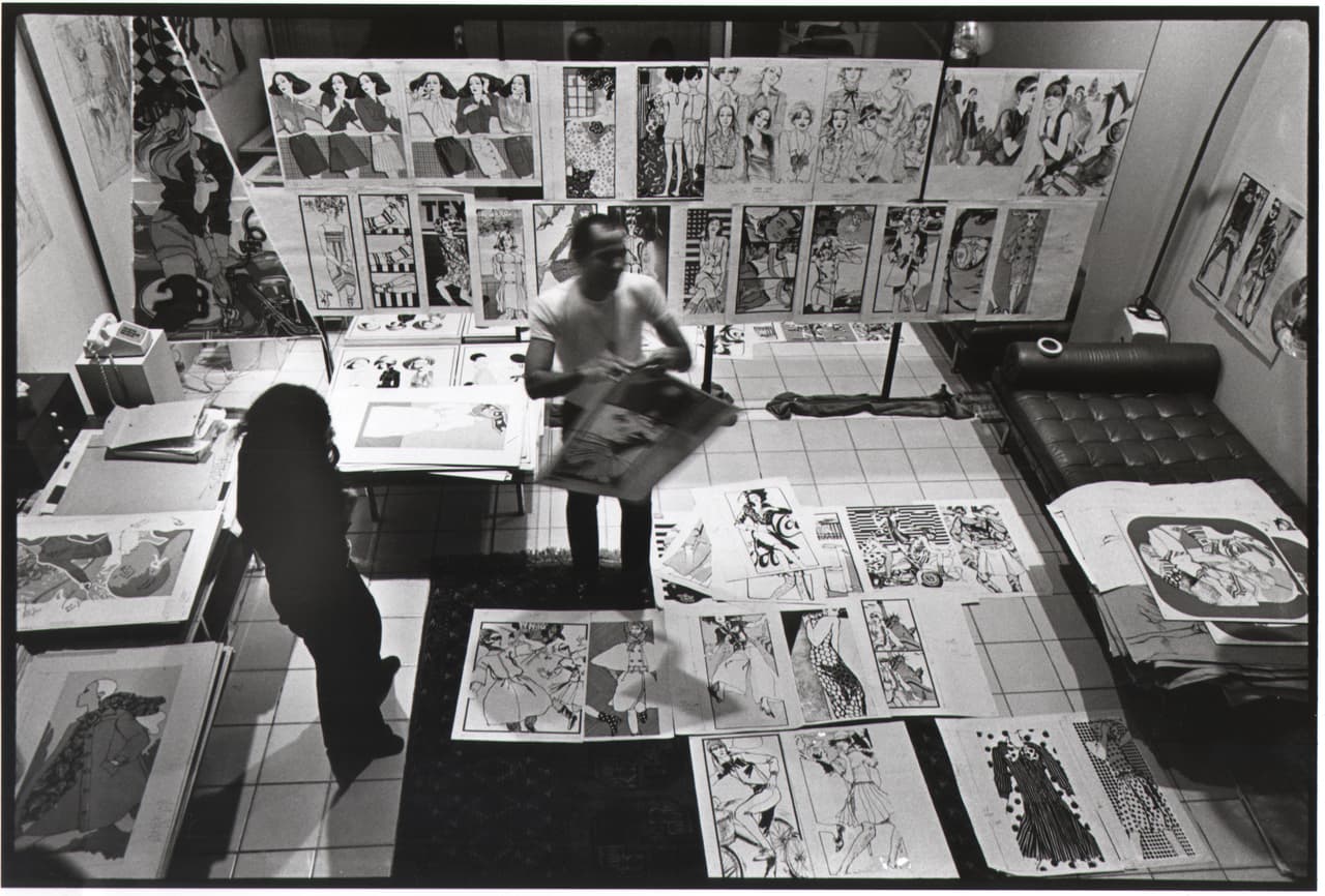 Juan Ramos y una modelo en el Carnegie Hall Studio de Nueva York, en ,