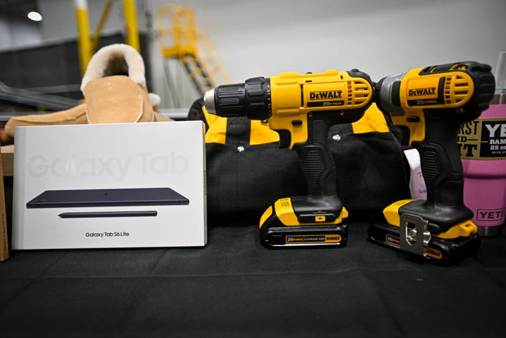 Entre los artículos más vendidos este Cyber Monday en Amazon había herramientas, tabletas electrónicas, zapatos y vasos de acero inoxidable.