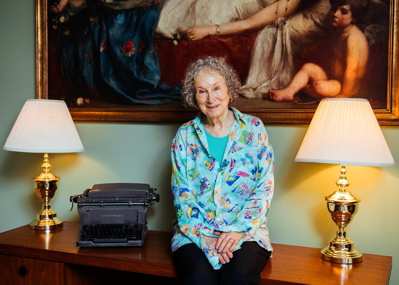 La escritora canadiense Margaret Atwood nos lleva de regreso a Gilead con su nuevo libro 'The Testaments'