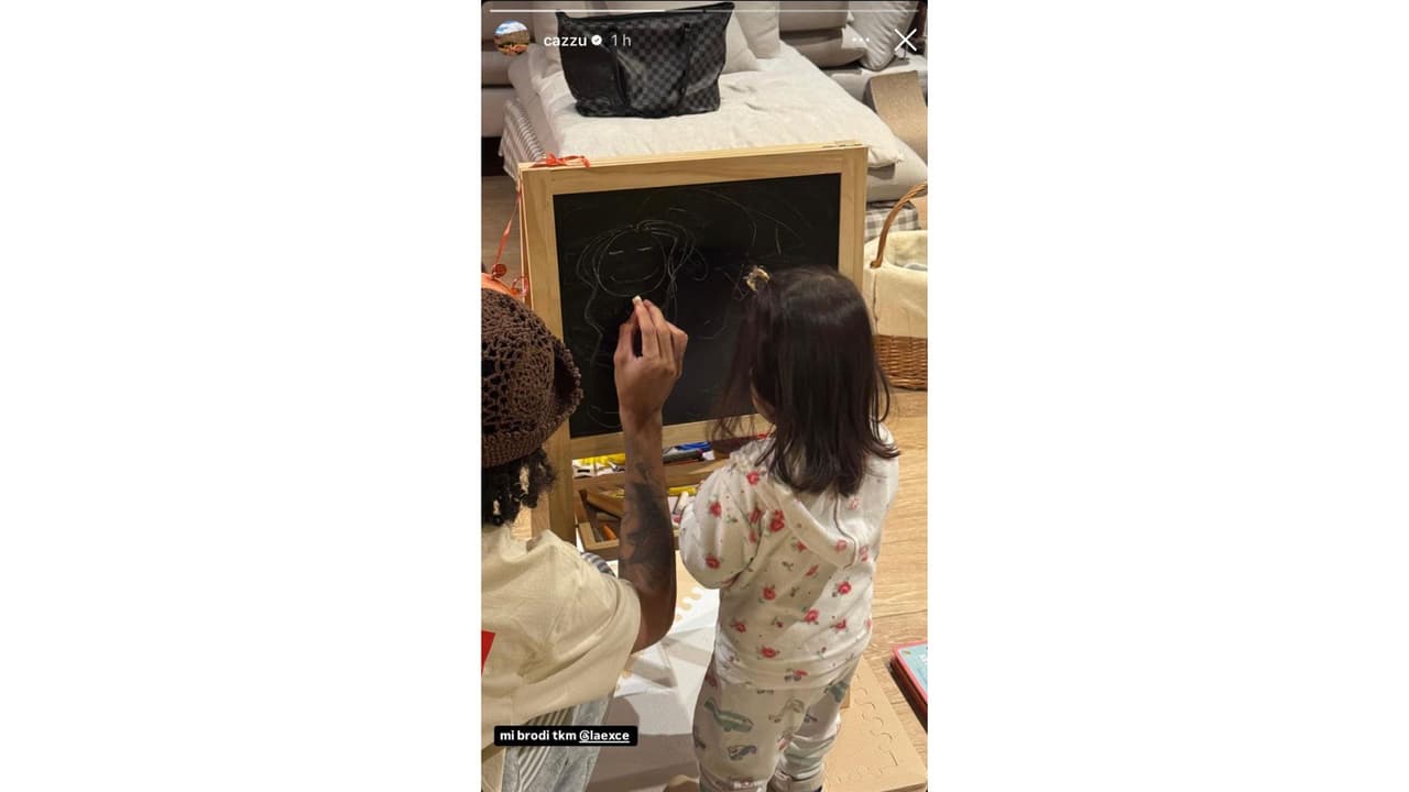 Inti aparece pintando.