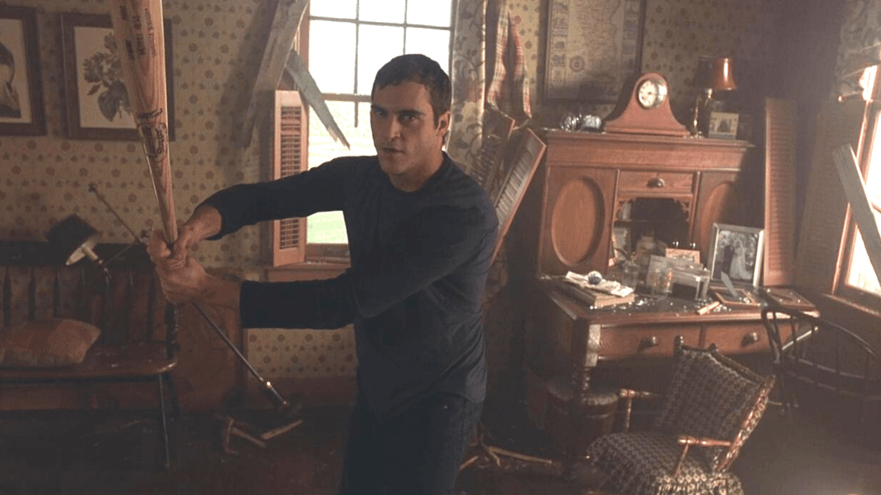 Aunque se muestra escéptico al principio, con el tiempo se convence de que los extraterrestres son reales y posiblemente quieran hacerle daño a él y a su familia.