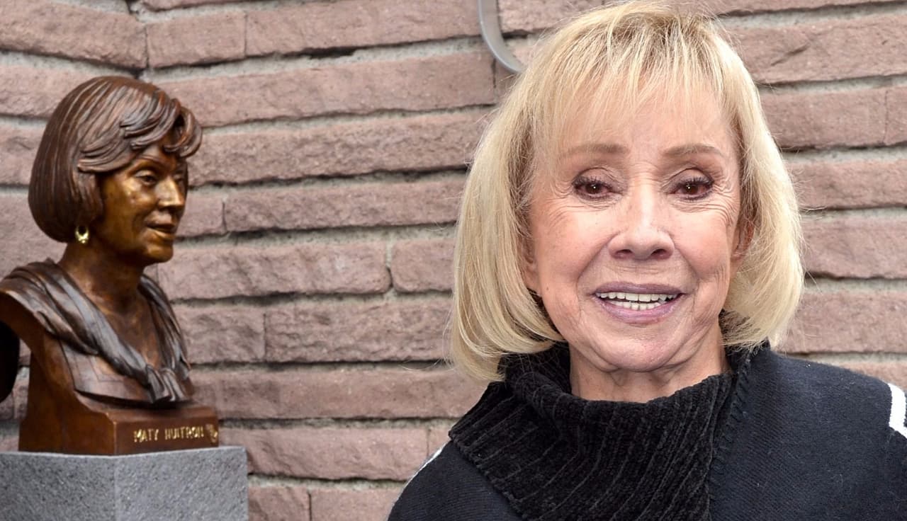 Enfisema pulmonar obliga el retiro a Maty Huitrón de la actuación