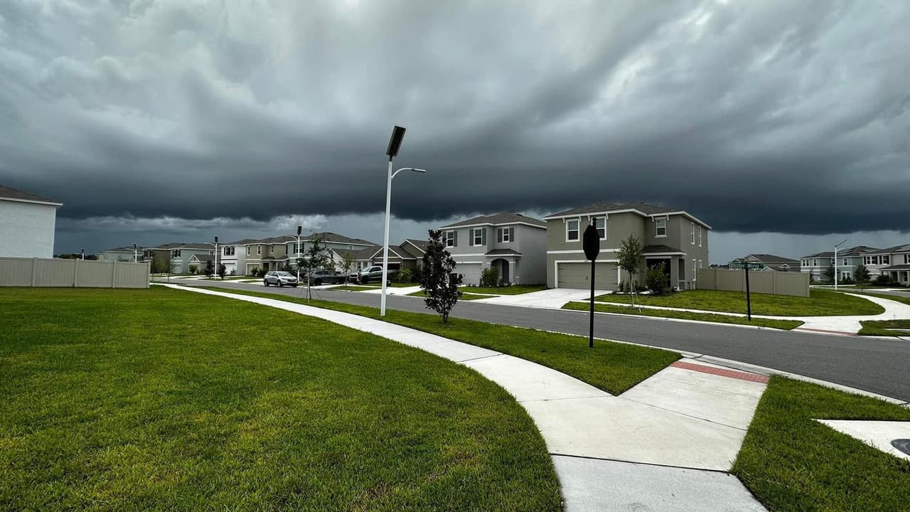 Huracán Idalia: las impresionantes imágenes que deja en Florida antes de tocar tierra