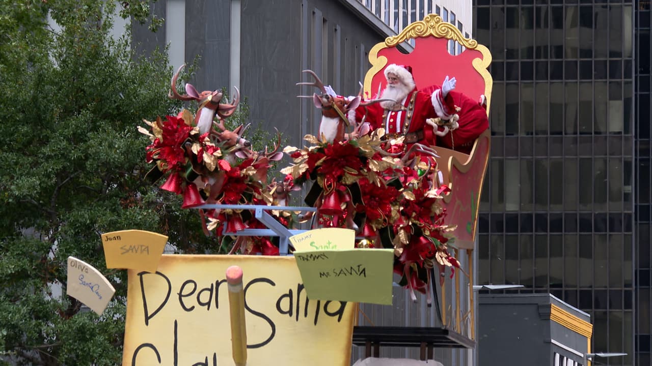 La ruta del desfile fue por Smith y Lamar Street, regresando por Milam Street y regresando en el mismo punto.