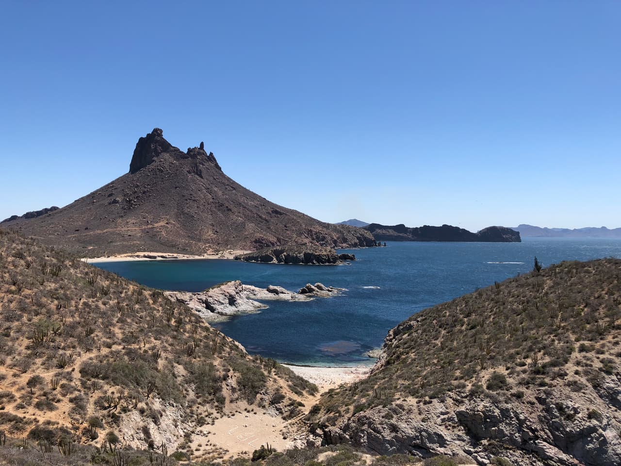 El mirador de San Carlos desde donde se aprecia la belleza del Mar de Cortez