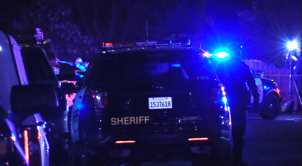 Las niñas eran estudiantes de Bannon Creek y Leroy Greene Academy, confirmó el Distrito Escolar de Natomas. El forense del condado Sacramento las identificó como Samarah Mora Gutiérrez, de 9 años, Samantha Mora Gutiérrez, de 10 años, y Samia Mora Gutiérrez, de 13 años.