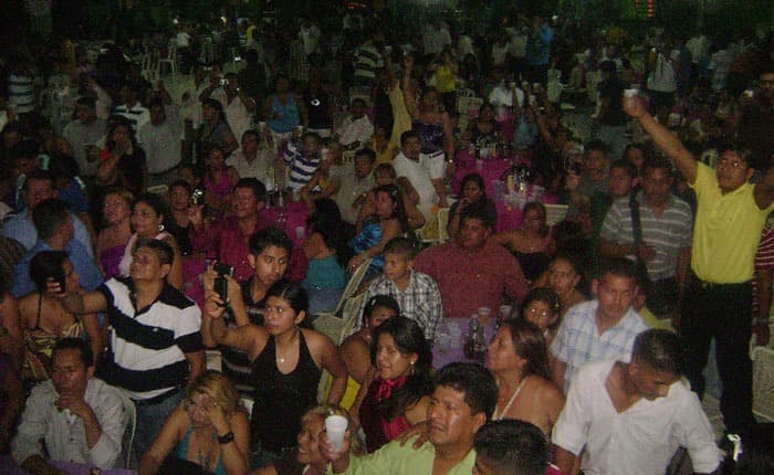 Unas 500 personas celebraban en la fiesta de pregraduación de varias secundarios del suroeste de Caracas.