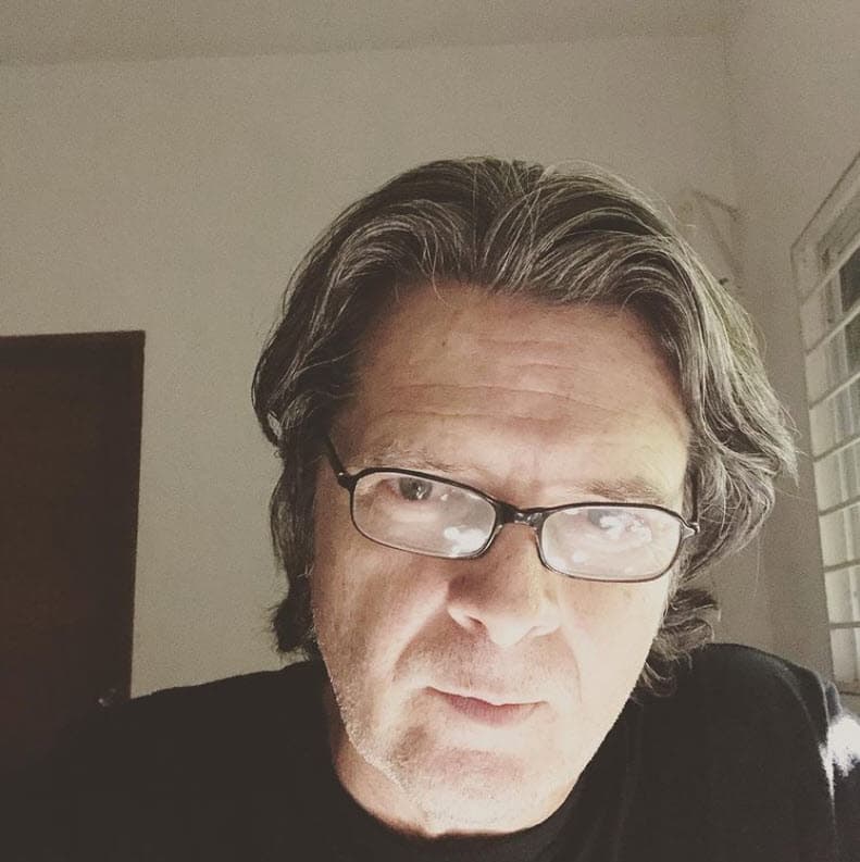 El actor acompañó la imagen con un breve mensaje: "Luz de eternidad". 
<br>