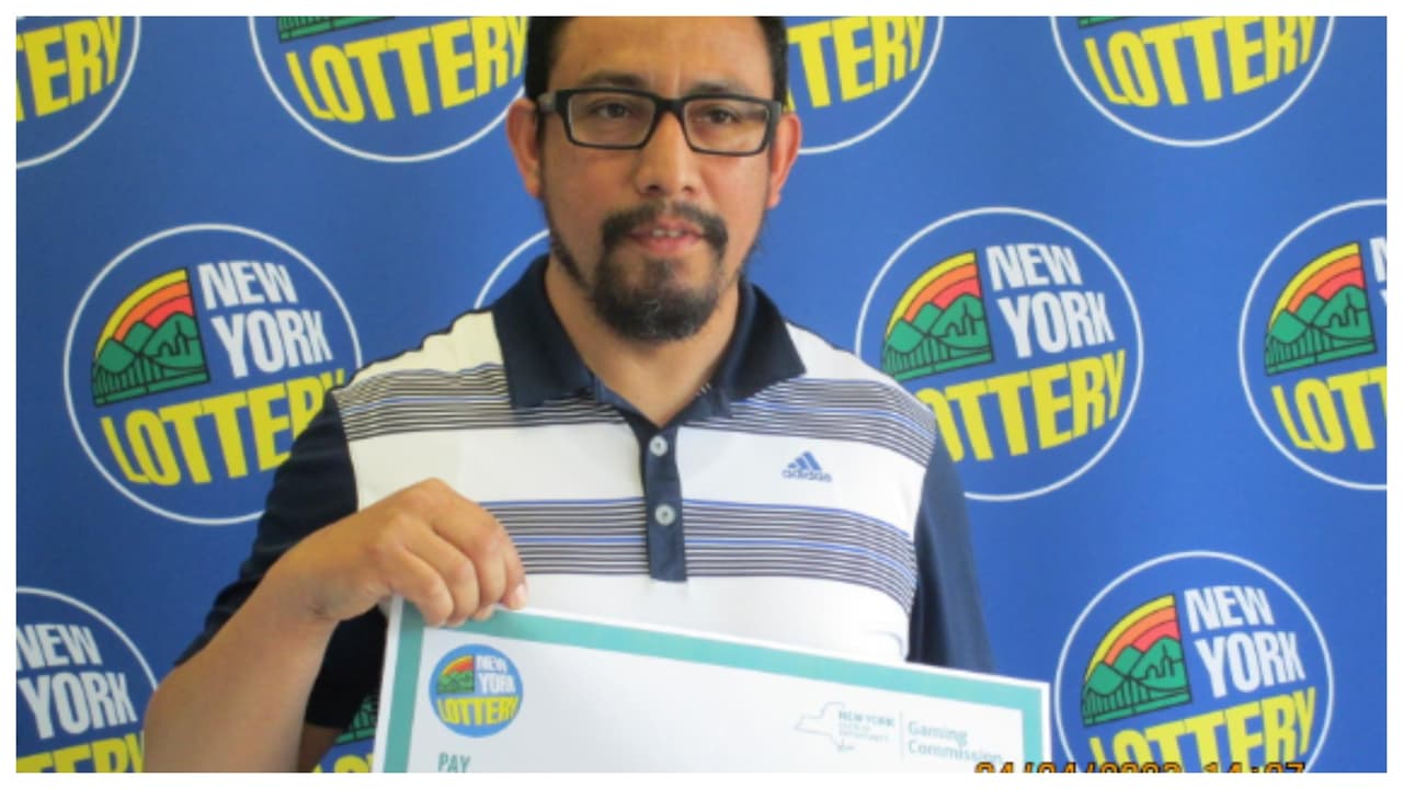 Un hispano gana $5 millones con un raspadito de la Lotería de Nueva York
