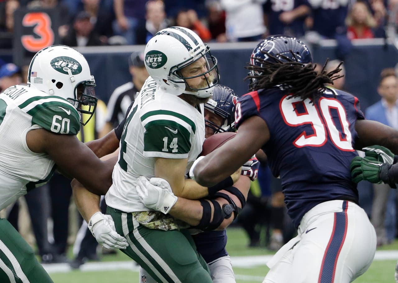 A pesar del fuerte golpe en la cabeza, Ryan Fitzpatrick sigue siendo QB titular de NY Jets