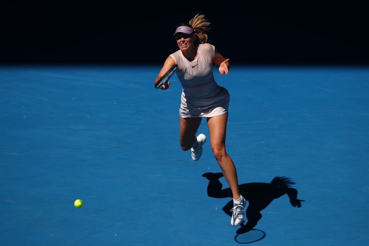La rusa María Sharapova, aún vigente en el torneo, tiene fama gracias a una mezcla de talento y belleza: con cuerpo estilizado y rostro angelical, su sonrisa nunca pasa de moda.