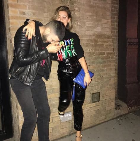 Por su parte, el stylist compartió con sus seguidores esta imagen a la que agregó:"¡Amo verte! ¡Te amo, hermanita Michelle Salas!".