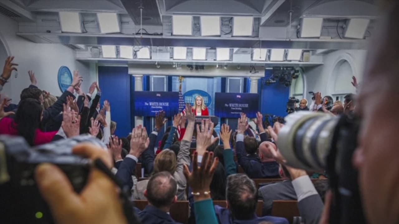 Por órdenes de Trump, la Casa Blanca le prohíbe el acceso a periodistas de tres medios de comunicación