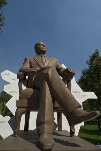 En rueda de prensa, Gerardo Estrada Rodríguez, Gabriel Guerra y Guillermo Osorno, integrantes de esa instancia, también pidieron que se conserve el nombre del Parque de La Amistad México-Azerbayan con base en la tradición de amistad y solidaridad entre los dos pueblos.