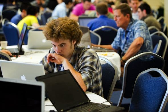 Otro objeto que diario utilizas es la computadora por eso debes procurar mantenerla limpia.