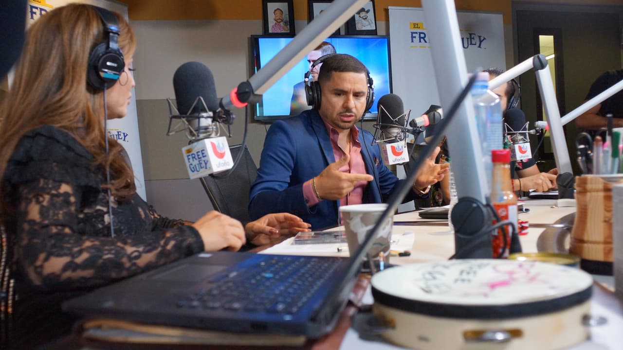 <b><a href="http://www.univision.com/temas/larry-hernandez">Larry Hernández</a></b> está de manteles largos con su nuevo disco 'Lo Blanco y Lo Negro de Mi Vida' y confesó que algunas de las canciones las escribió en la carcel.