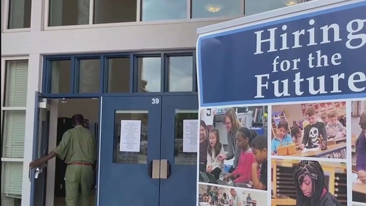 Escuelas de Montgomery realizan ferias de empleo para cubrir más de 600 vacantes antes del regreso a clases