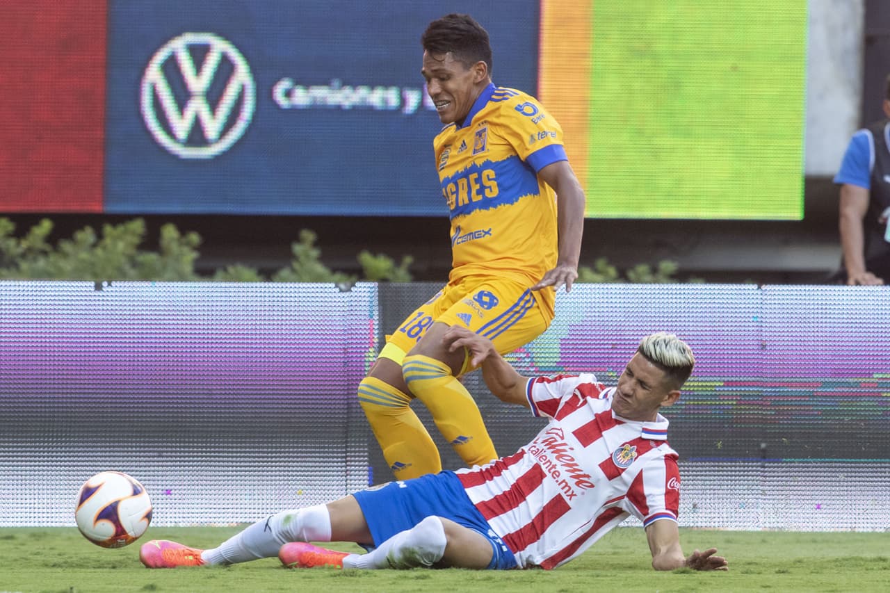 Las Chivas no logran hacer pesar la localía y terminan empatando sin goles en el Estadio Akron.