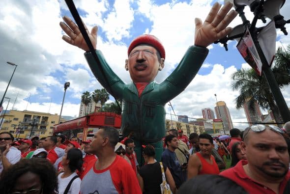 Se enfrentan dos grandes fuerzas: el bloque oficialista integrado por el Partido Socialista Unidos de Venezuela (PSUV), el Partido Comunista y la Unión Popular Venezolana y, del otro lado, la Mesa de la Unidad Democrático (MUD) que reúne al conjunto de las fuerzas opositoras.
