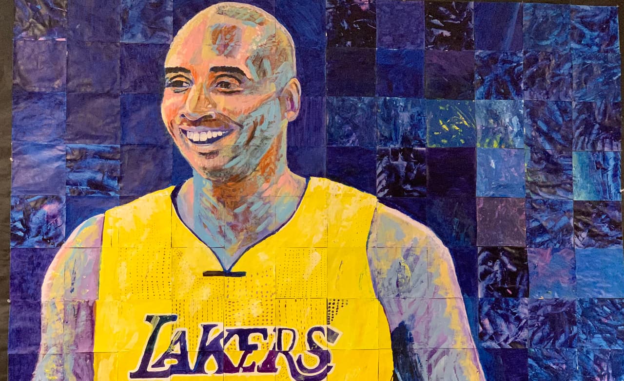 Estudiantes de secundaria de Manor crean mural en honor a Kobe Bryant