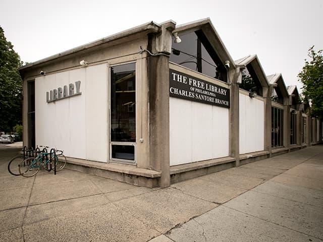 <b>Charles L. Durham Library</b>
<br>3320 Haverford Avenue
<br>Philadelphia, PA 19104-2021
<br>215-685-7436
<br>
<br>Diseñado como parte del Centro Comunitario de usos múltiples de Mantua, la Sucursal de Mantua abrió el 9 de julio de 1979. La biblioteca cambió de nombre en 1995 para honrar a 
<a href="https://libwww.freelibrary.org/locations/charles-l-durham-library" target="_blank">Charles L. Durham</a>, quien estaba en el Concejo Municipal (y fue parte de su primer caucus negro), y luego nombró a un juez de la corte Common Pleas; fue un firme defensor de la comunidad y estuvo profundamente involucrado en la lucha por los derechos civiles.
<br>