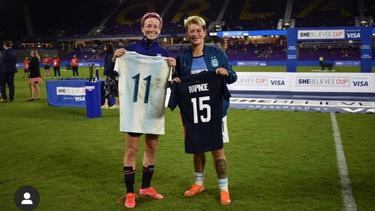 Rapinoe reclama a AFA por falta de nombres en camisetas