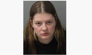 Se grabó haciendo como que asfixiaba a su hijo y envió los videos a un conocido: "Me siento feliz, es un subidón de adrenalina"